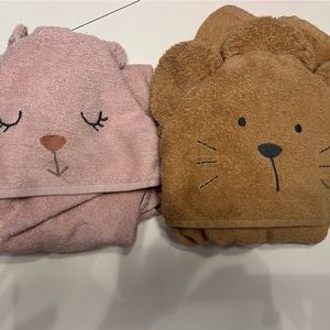 Little planet organic hooded bath towels